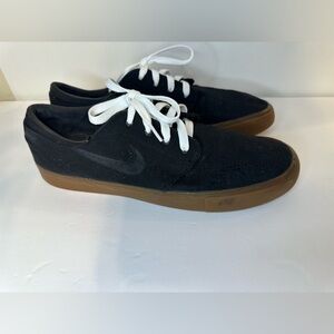 Nike Men's SB Zoom Janoski